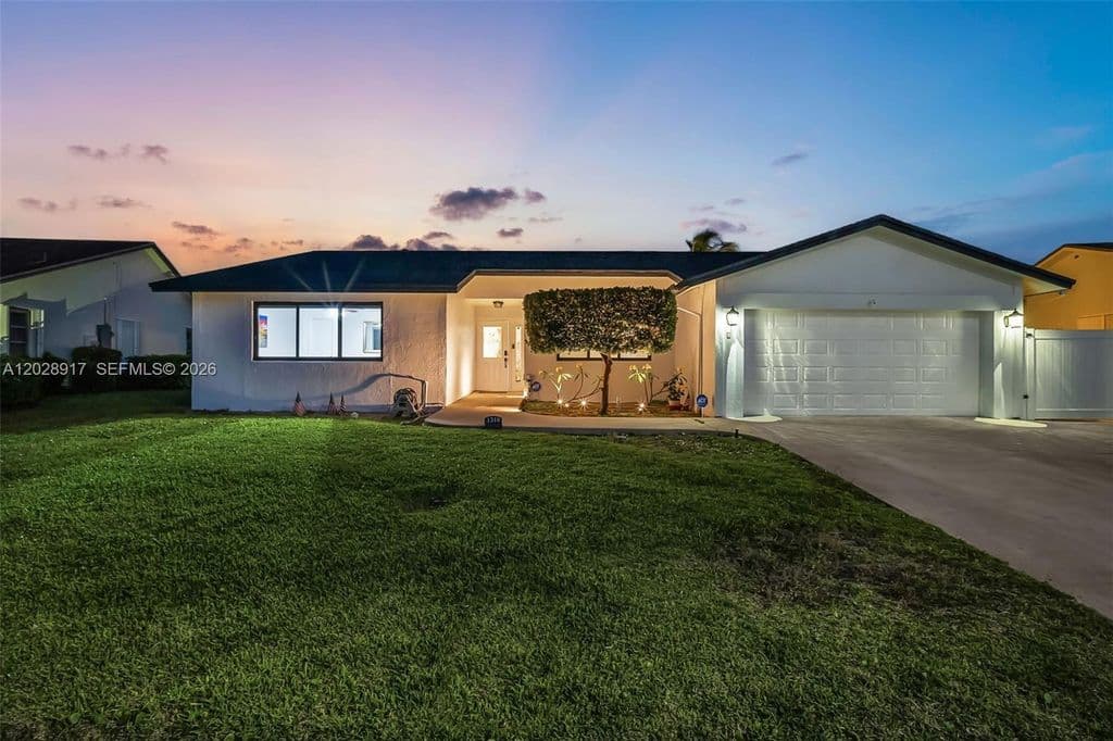 3+1 Müstakil ev — 1310 SW 26th Ave