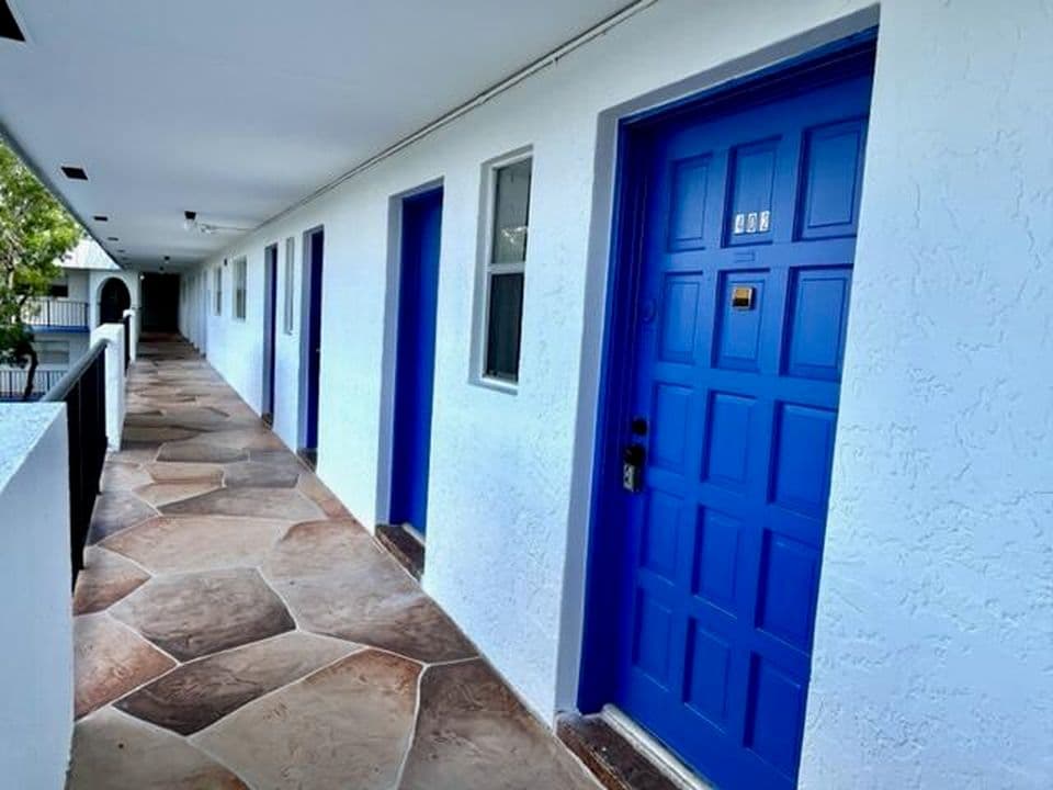 2-bedroom Condo — 6061 N Falls Cir Drive #402