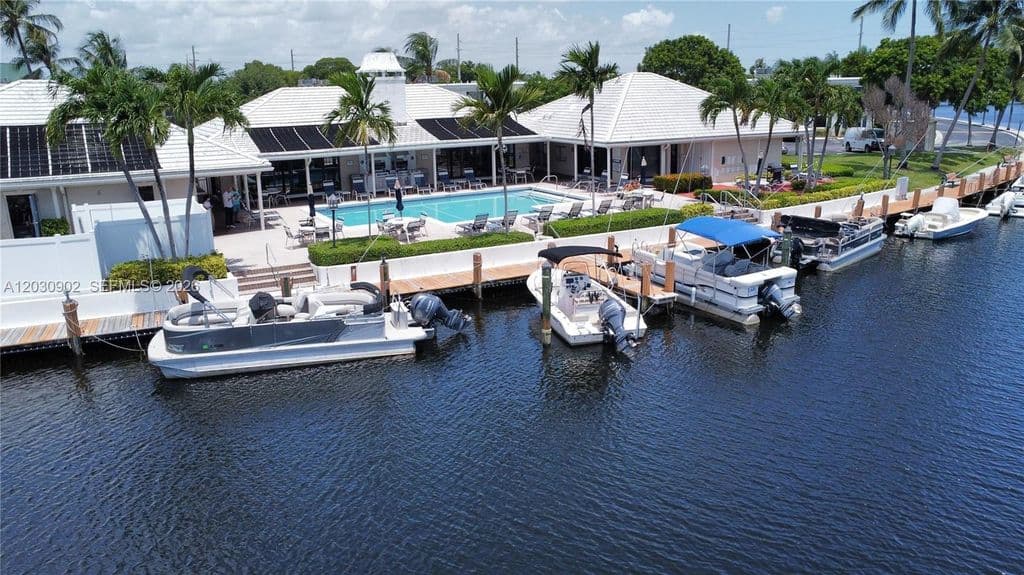 2+1 Condo — 160 Cypress Club Dr APT 608