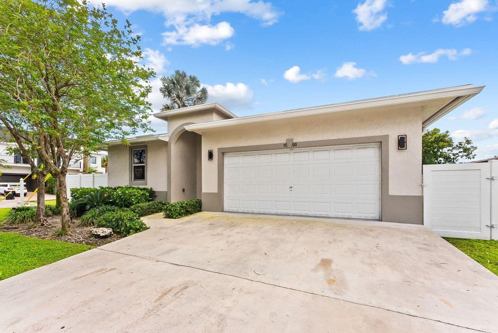 4+1 Müstakil ev — 1500 SW 20th Street