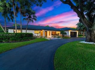 6-bedroom Single-Family Home — 1520 SW 68th Ave, Plantation, 33317
