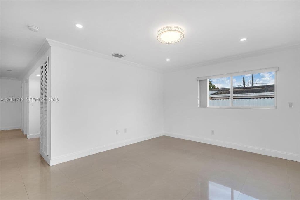 4+1 Müstakil ev — 3685 W 9th Ave