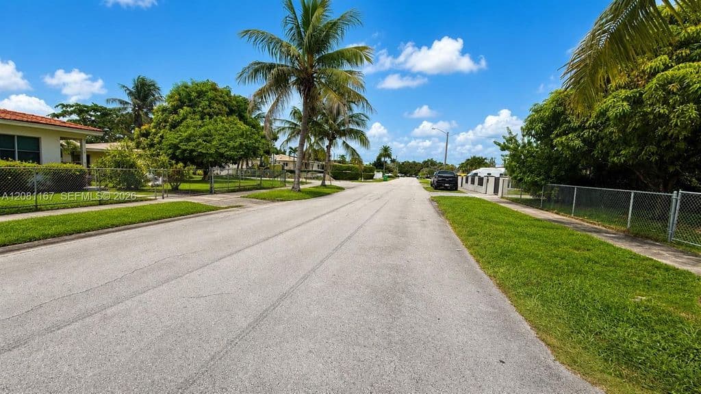 3-bedroom Single-Family Home — 7800 SW 34th Ter