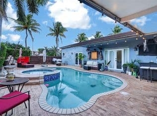 4-bedroom Single-Family Home — 15201 SW 177th Ter, Miami, 33187