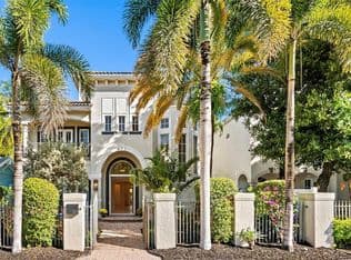 4-bedroom Single-Family Home — 821 SE 2nd Ct, Fort Lauderdale, 33301
