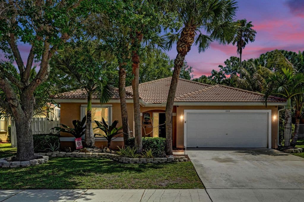 3+1 Müstakil ev — 6214 Sand Hills Circle
