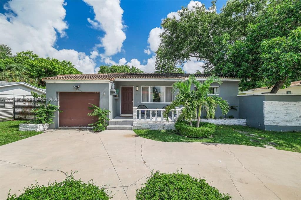 4+1 Müstakil ev — 65 NW 116th St