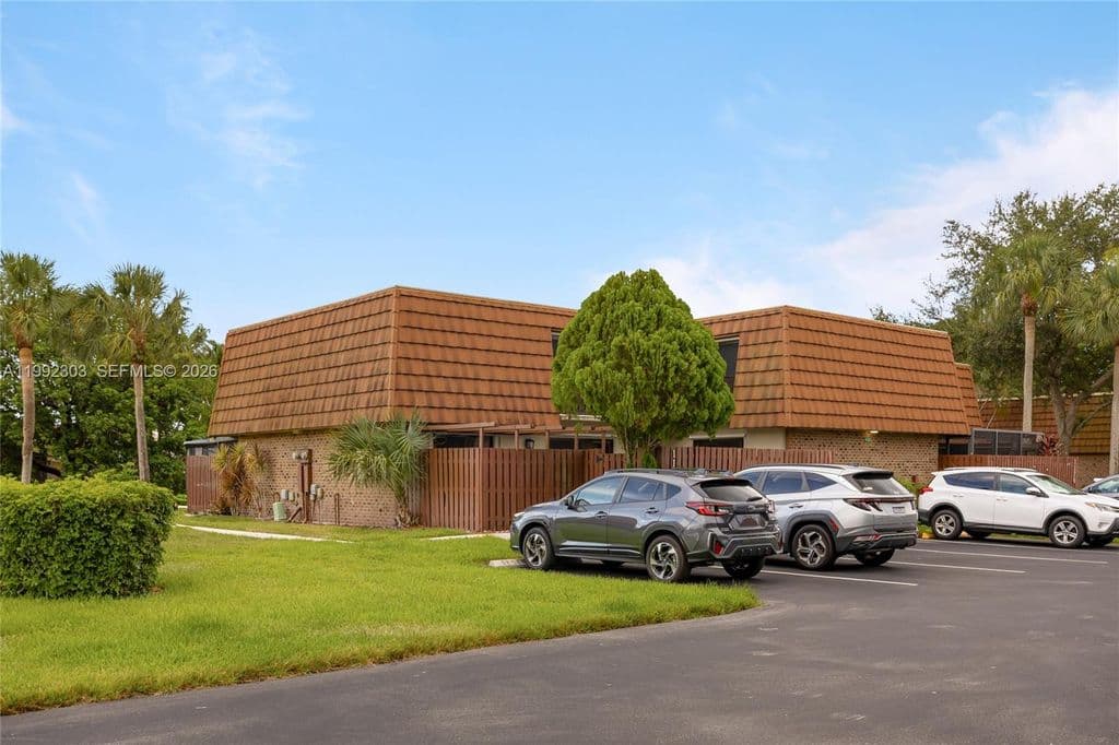 3+1 Mülk — 1170 SW 118th Ter