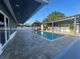 3+1 Müstakil ev — 6202 SW 107th Ave, Miami, 33173
