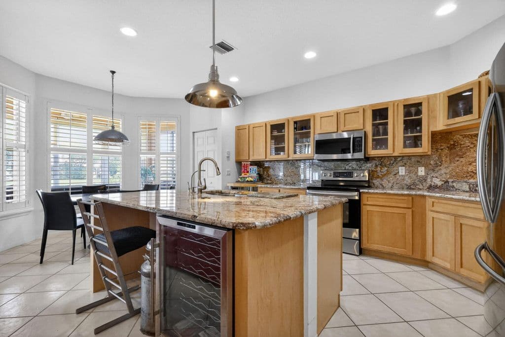3-bedroom Single-Family Home — 12530 Vía Valenza