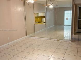 2-bedroom Condo — 410 SE 2nd St APT 102, Hallandale, 33009
