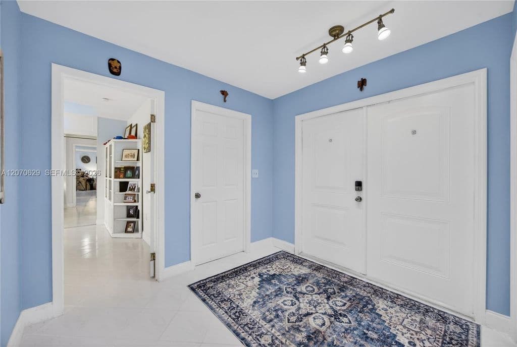 4-bedroom Single-Family Home — 8210 SW 96th Ct