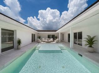 4-bedroom Single-Family Home — 4001 Monserrate St, Coral Gables, 33146