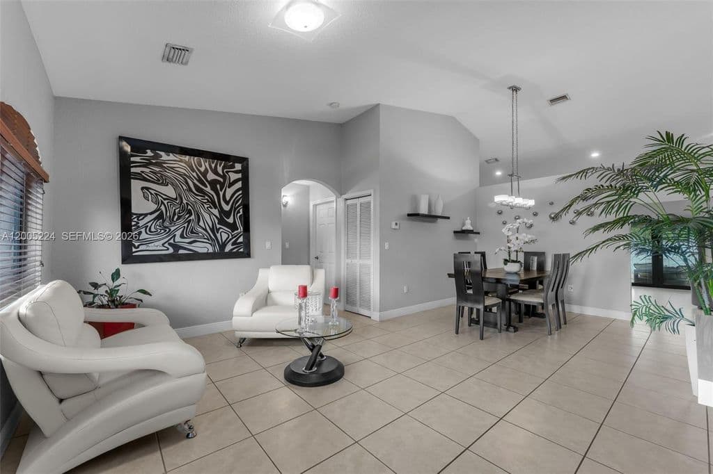 4+1 Müstakil ev — 3160 SW 142nd Ave