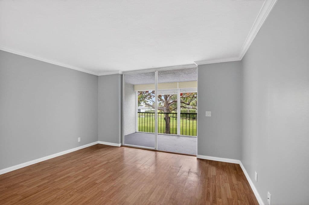2-bedroom Condo — 14701 Cumberland Drive #2080