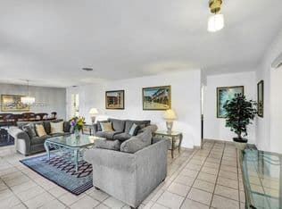 3+1 Müstakil ev — 8521 SW 86th Ct, Miami, 33143