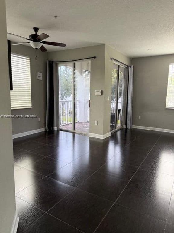 3+1 Mülk — 4331 SW 160th Ave APT 218