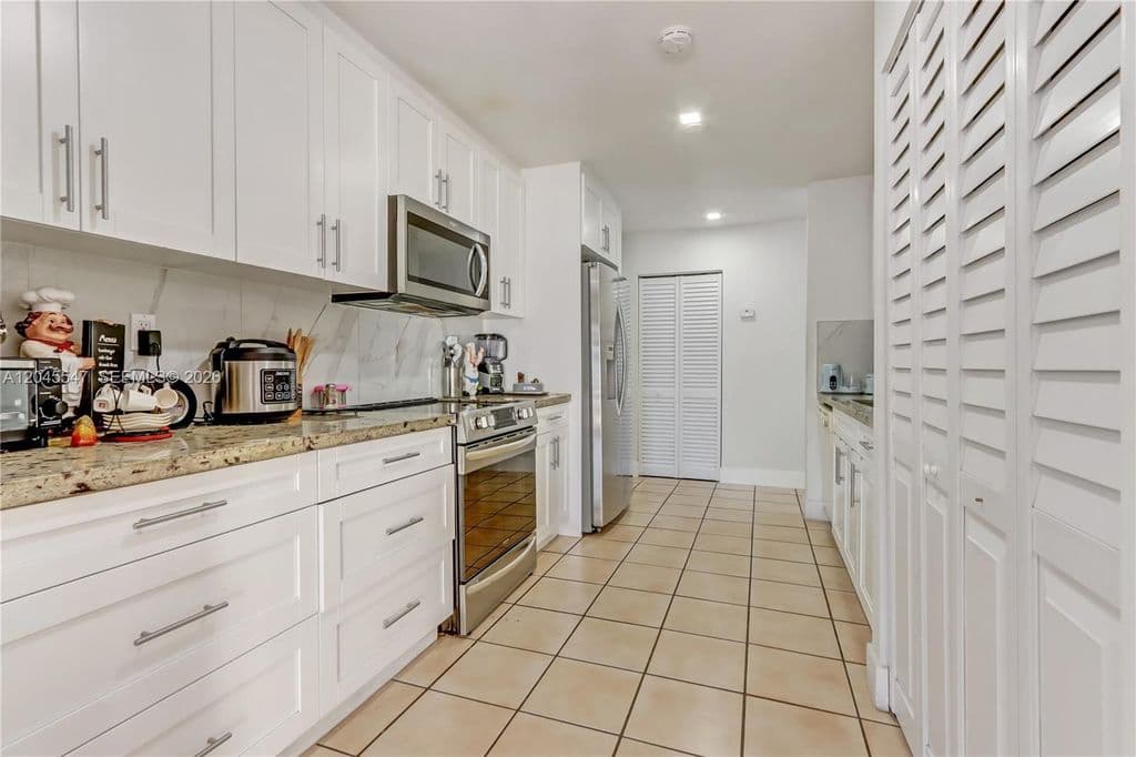 3-bedroom Single-Family Home — 10125 SW 139th Pl