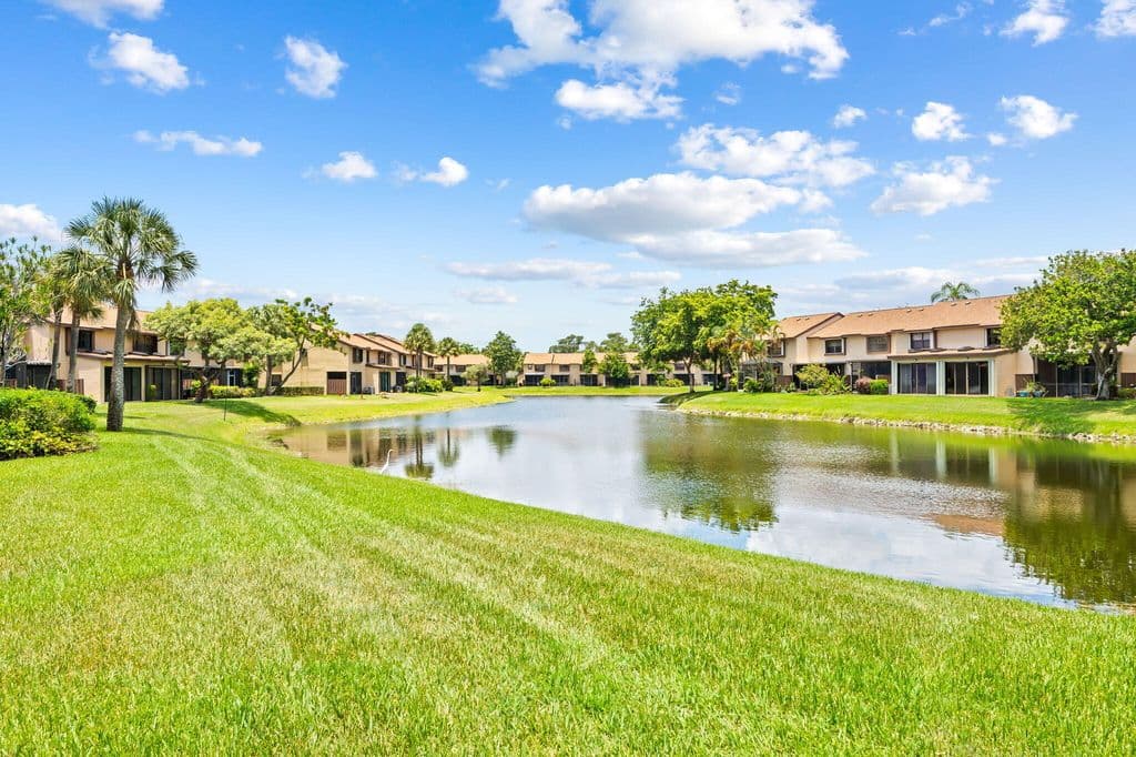 3-bedroom Property — 3952 COCOPLUM Circle #3646
