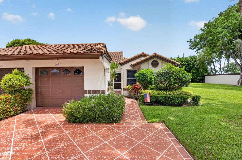 2-bedroom Condo — 6082 Waldwick Circle