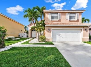 4-bedroom Single-Family Home — 18910 NW 10th Ter, Pembroke Pines, 33029