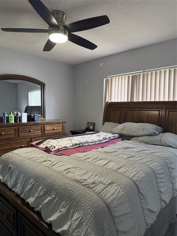 3+1 Müstakil ev — 8121 SW 8TH Street