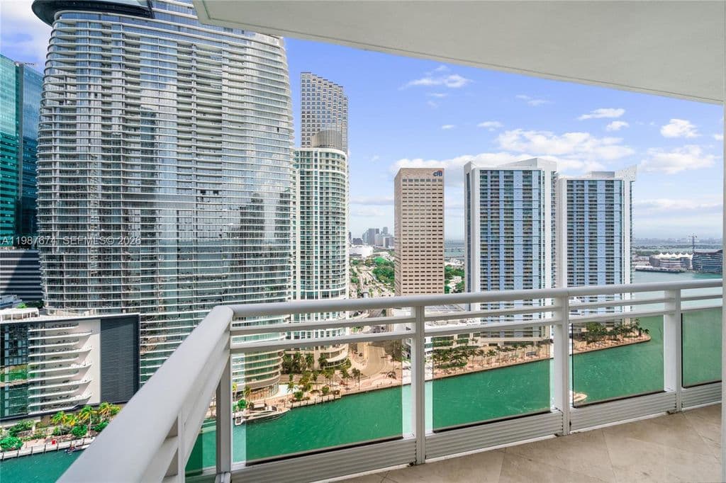 3+1 Condo — 901 Brickell Key Blvd APT 2804