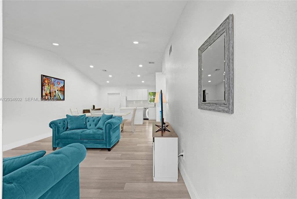3+1 Müstakil ev — 3413 SW 12th Ct