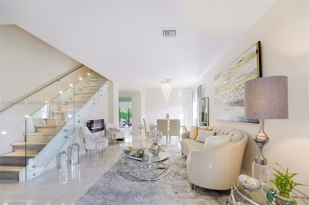 4+1 Müstakil ev — 8723 NW 102nd Pl