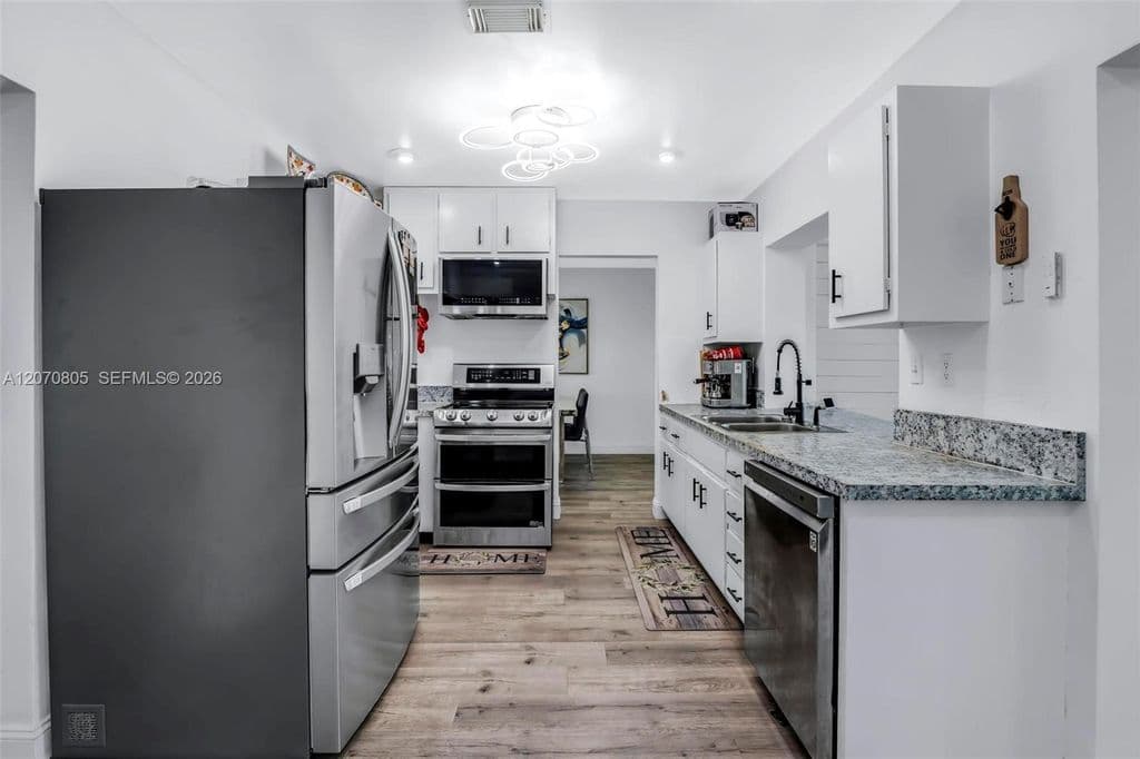 3-bedroom Single-Family Home — 6810 NW 74th Pl