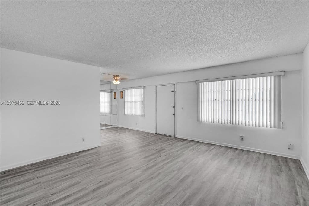 2-bedroom Condo — 300 SW 134th Way APT 413E