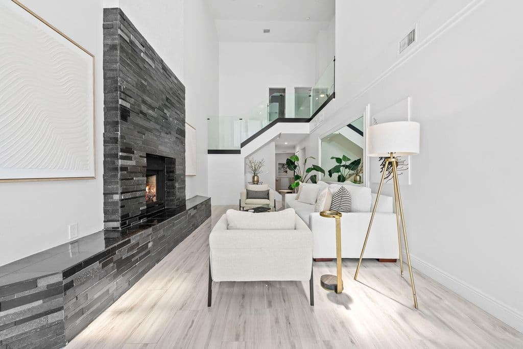 3-bedroom Property — 2930 Florida Boulevard