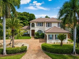 6-bedroom Single-Family Home — 8445 SW 163rd Ter, Palmetto Bay, 33157