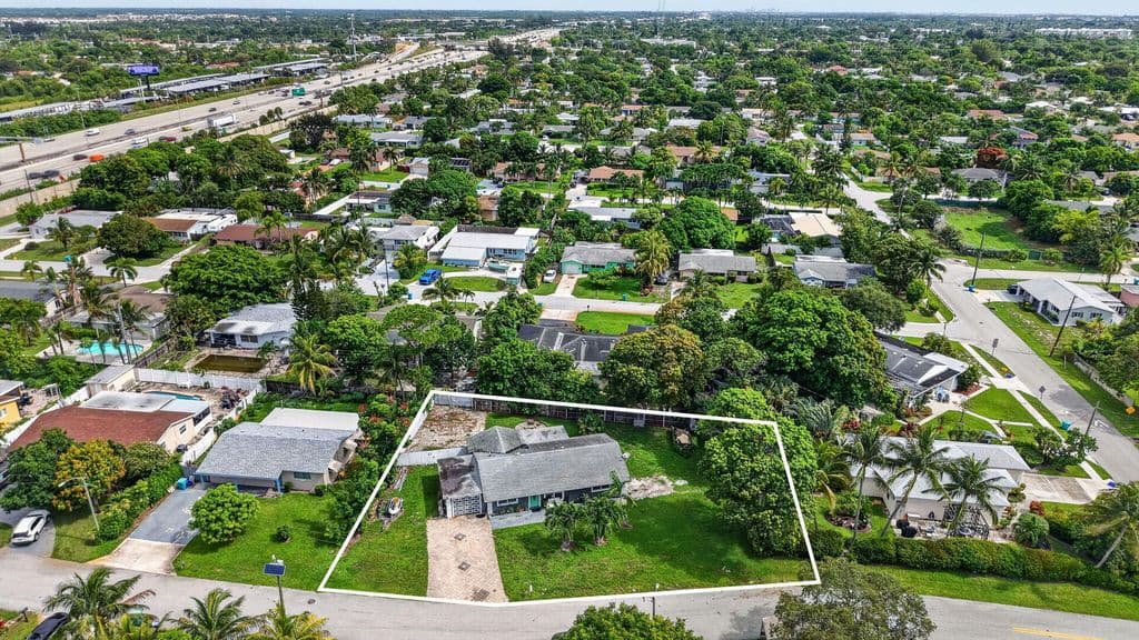 3-bedroom Single-Family Home — 415 SW 7th Court