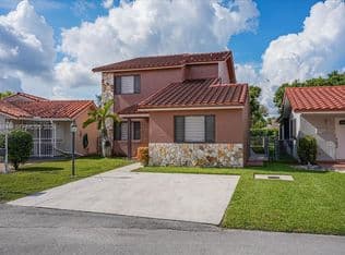 4-bedroom Single-Family Home — 10528 SW 69th Ter, Miami, 33173