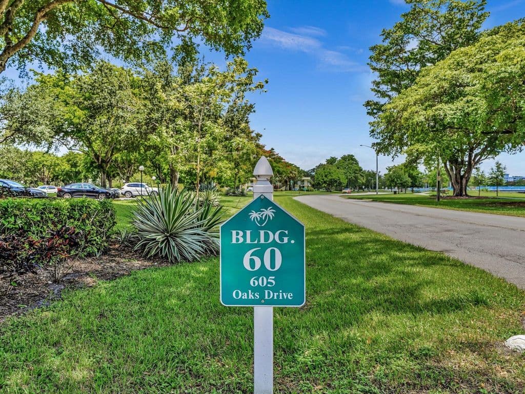 3-bedroom Condo — 605 OAKS Drive #810
