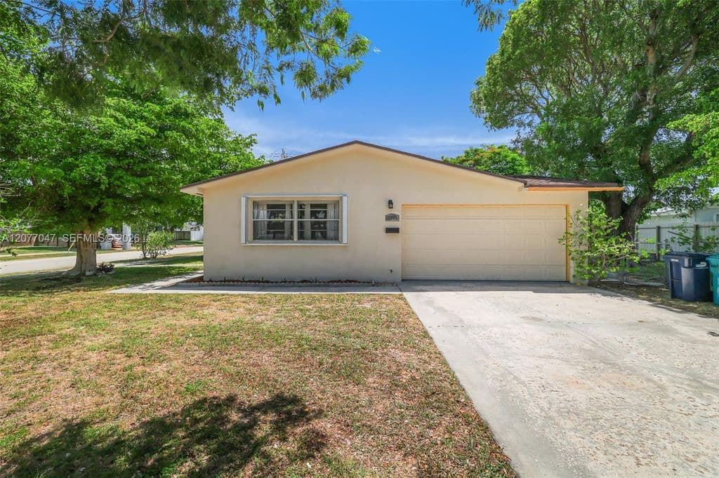 3-bedroom Single-Family Home — 9354 Caribbean Blvd