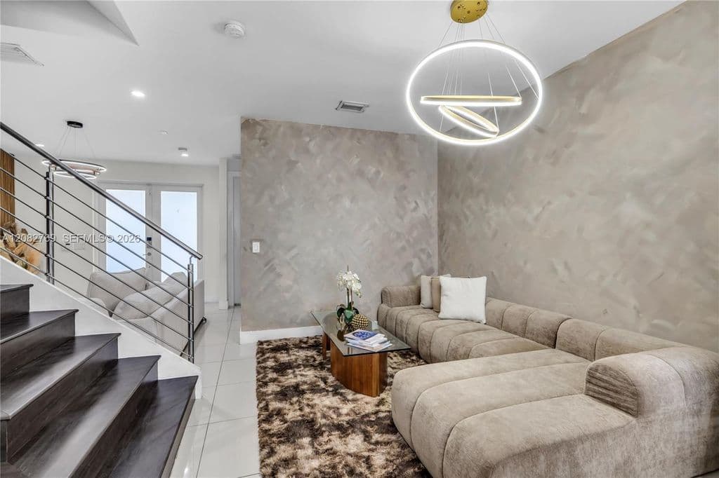 4-bedroom Single-Family Home — 10545 NW 63rd Ter