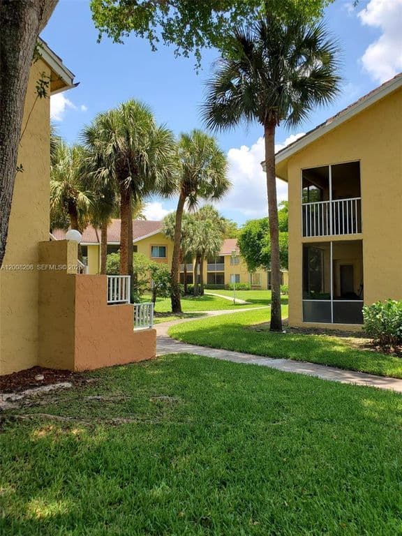 2+1 Condo — 1154 Coral Club Dr #1154