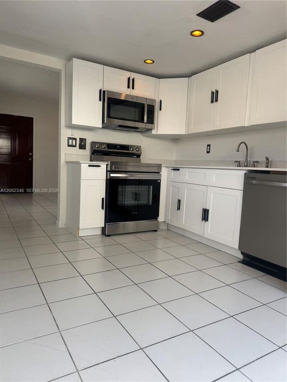 2-bedroom Condo — 321 SW 1st Ct #K-4