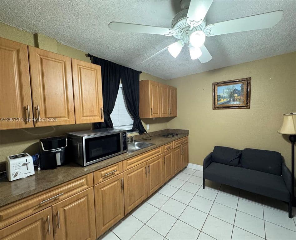6+1 Müstakil ev — 10920 Westwood Lake Dr