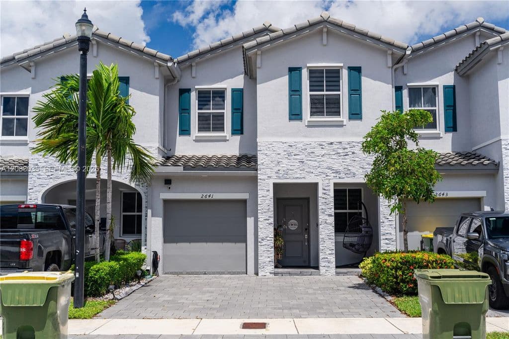 4+1 Mülk — 2641 SE 12th St