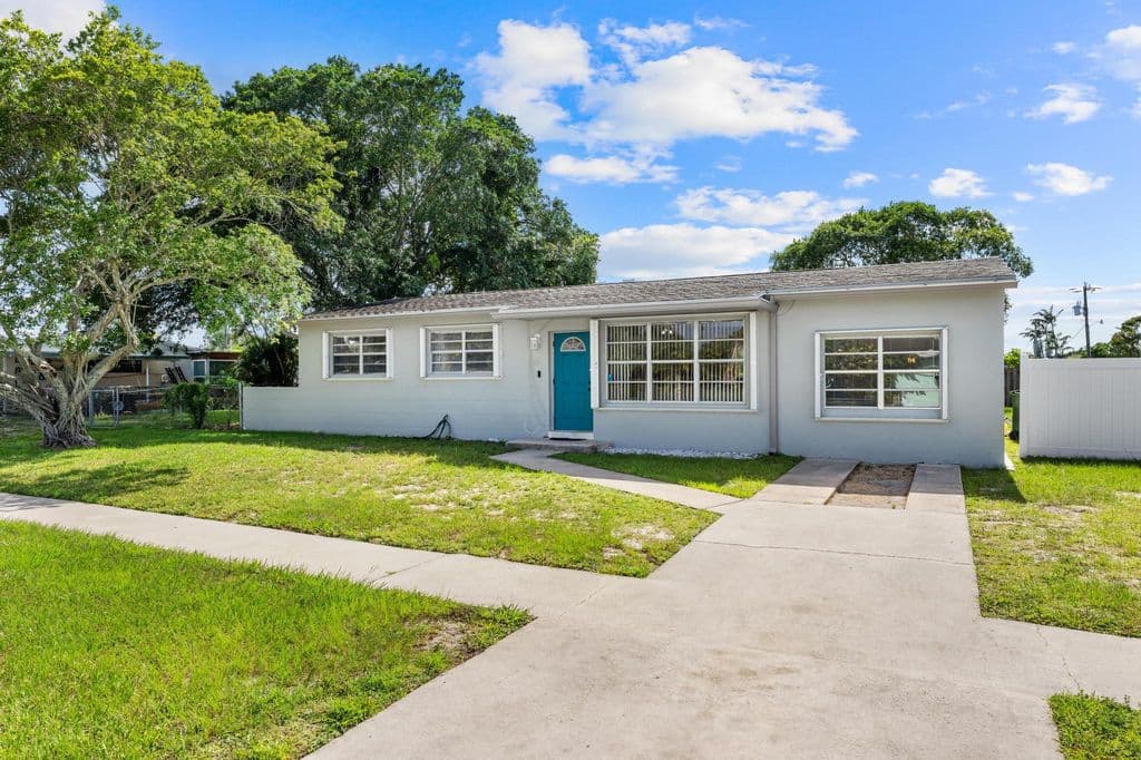 4+1 Müstakil ev — 153 Abaco Drive