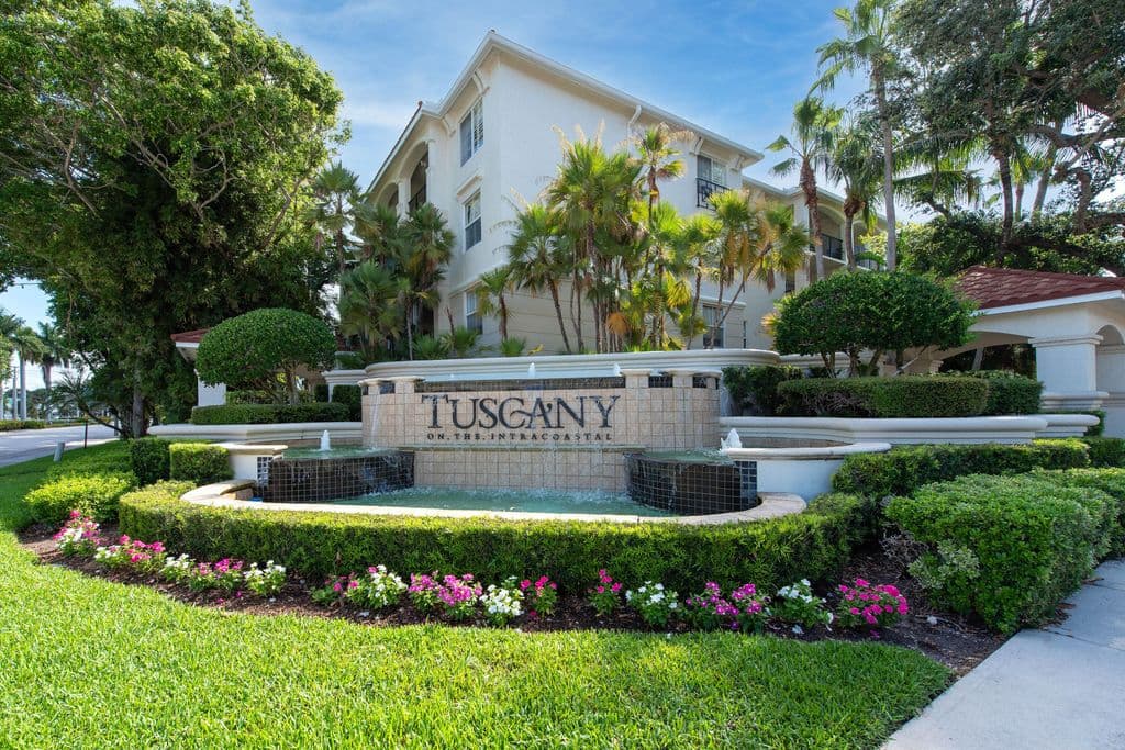2+1 Condo — 1106 Tuscany Way