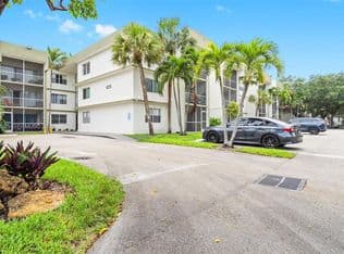 2+1 Condo — 4215 N University Dr APT 305, Fort Lauderdale, 33351
