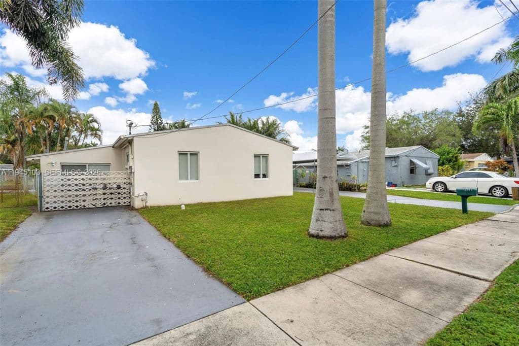 4+1 Müstakil ev — 2721 Harding St