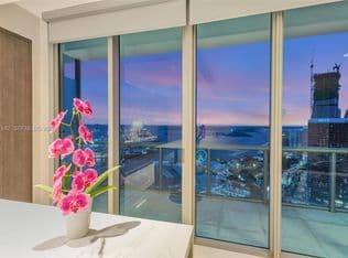 2+1 Condo — 888 Biscayne Blvd APT 5404, Miami, 33132