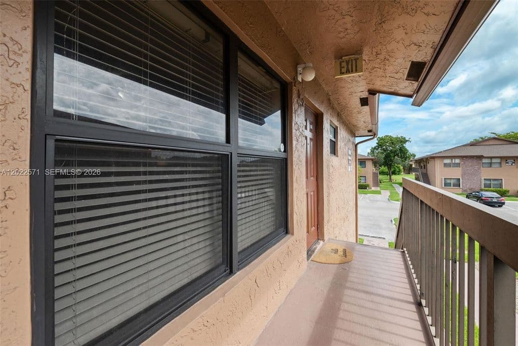 2-bedroom Condo — 10049 Winding Lake Rd APT 202