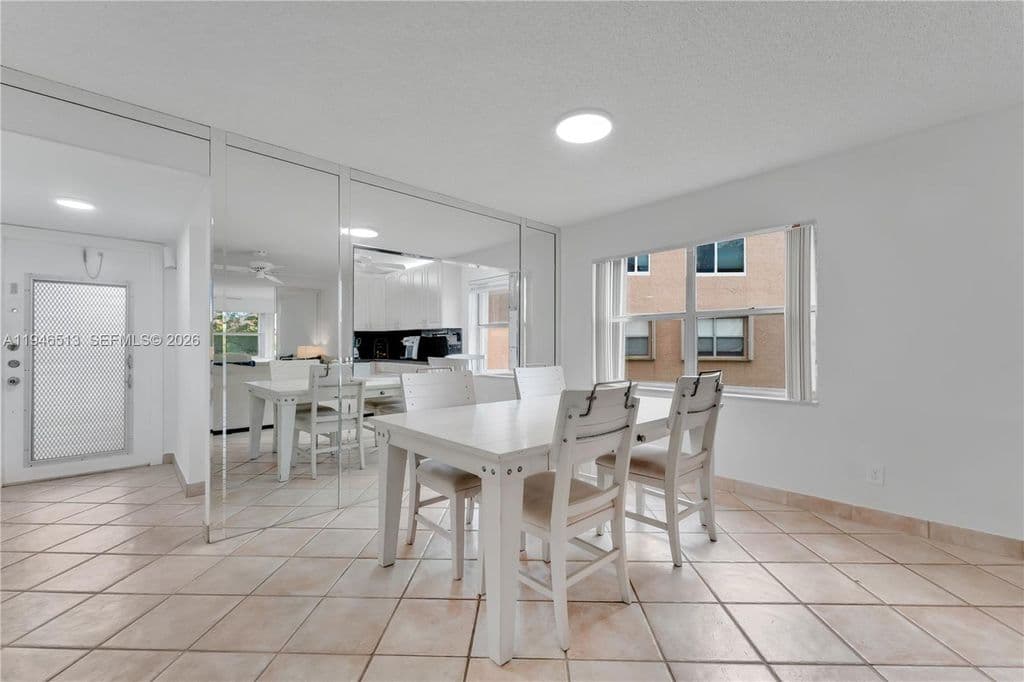 2+1 Condo — 9721 Sunrise Lakes Blvd APT 201