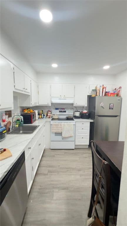 2-bedroom Condo — 11925 NE 2nd Ave #B207